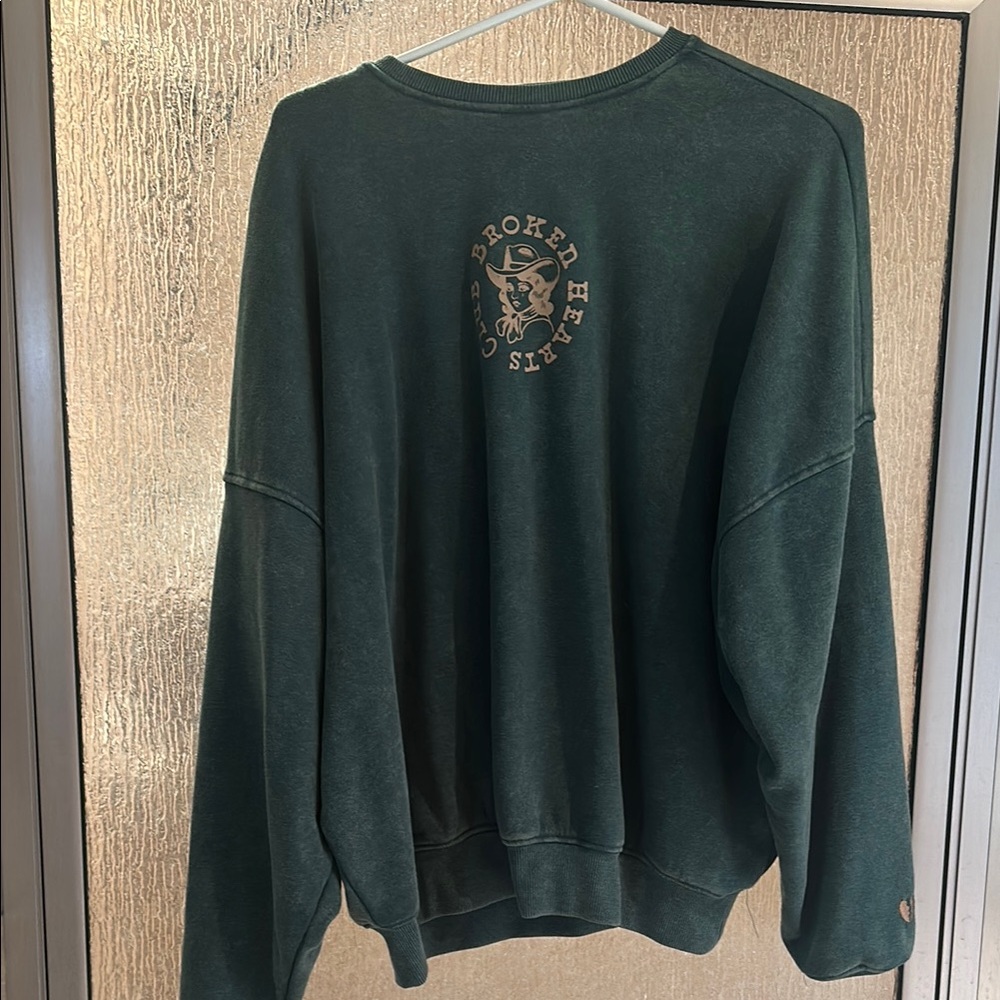 Deep Forest Green Crewneck Sweater with Soft Knitted Fabric and Ribbed Collar